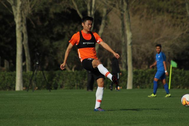 库里27分哈特三双 勇士负尼克斯跌回西部第十